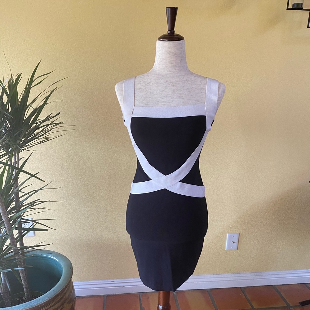 Guess by Marciano, Black & White bandaged dress - Picture 3 of 4